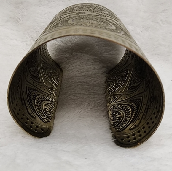 SOLD- Bronzed Eye Cuff - Picture 6 of 9